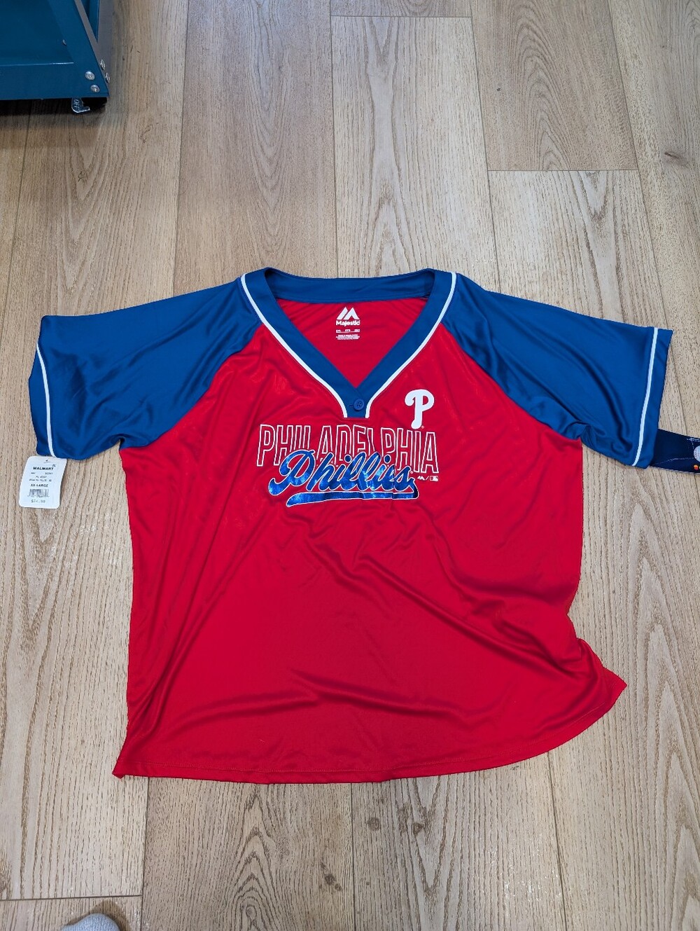 Women's Philadelphia Phillies Shirt